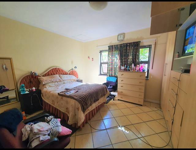 7 BEDROOM HOUSE FOR SALE IN GOODWOOD ESTATE